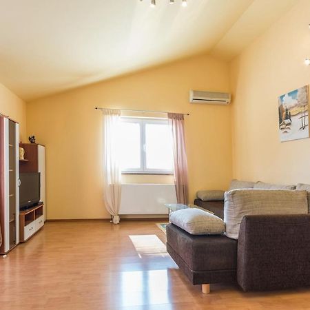 Apartman Stela โปเรช ภายนอก รูปภาพ