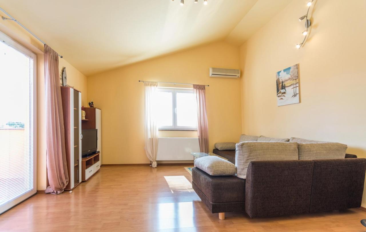 Apartman Stela โปเรช ภายนอก รูปภาพ